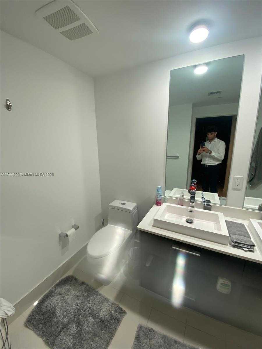 Small Image of 45 SOUTH WEST 9TH ST #1005, Miami Number 31