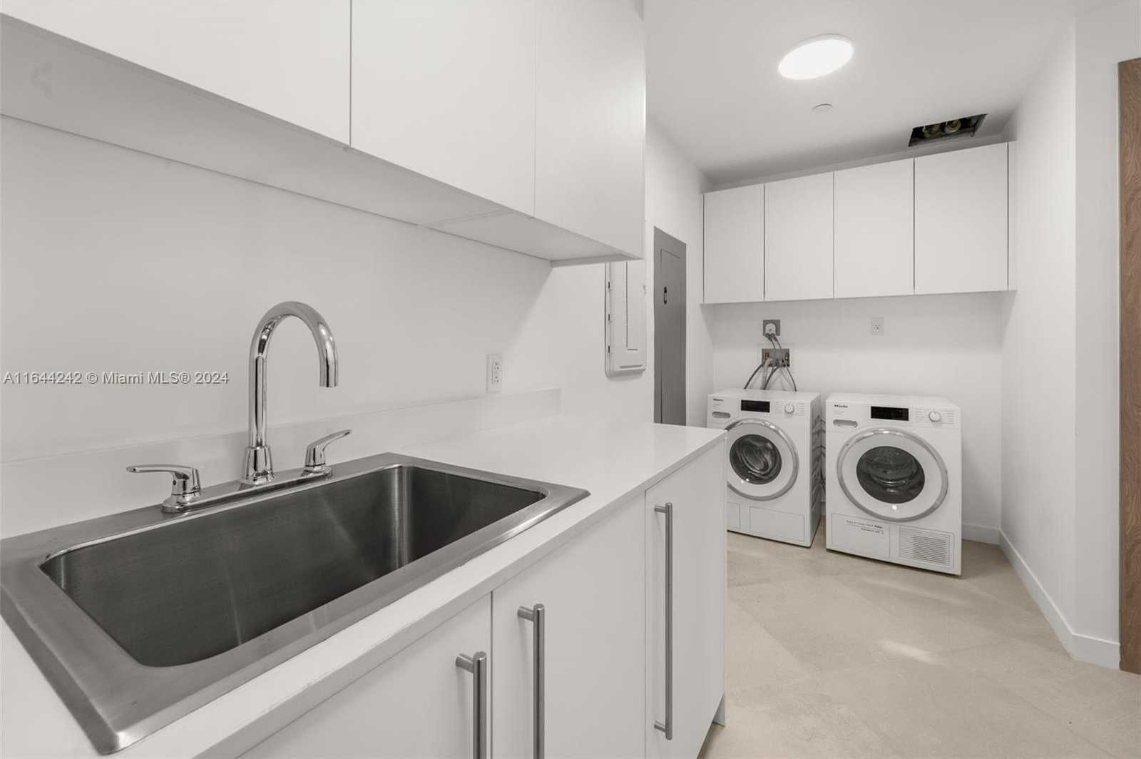 Small Image of 1135 103rd St, Bay Harbor Islands, FL 33154, USA Number 28