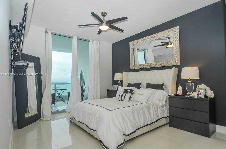 Small Image of 900 BISCAYNE BLVD #3810, Miami Number 4