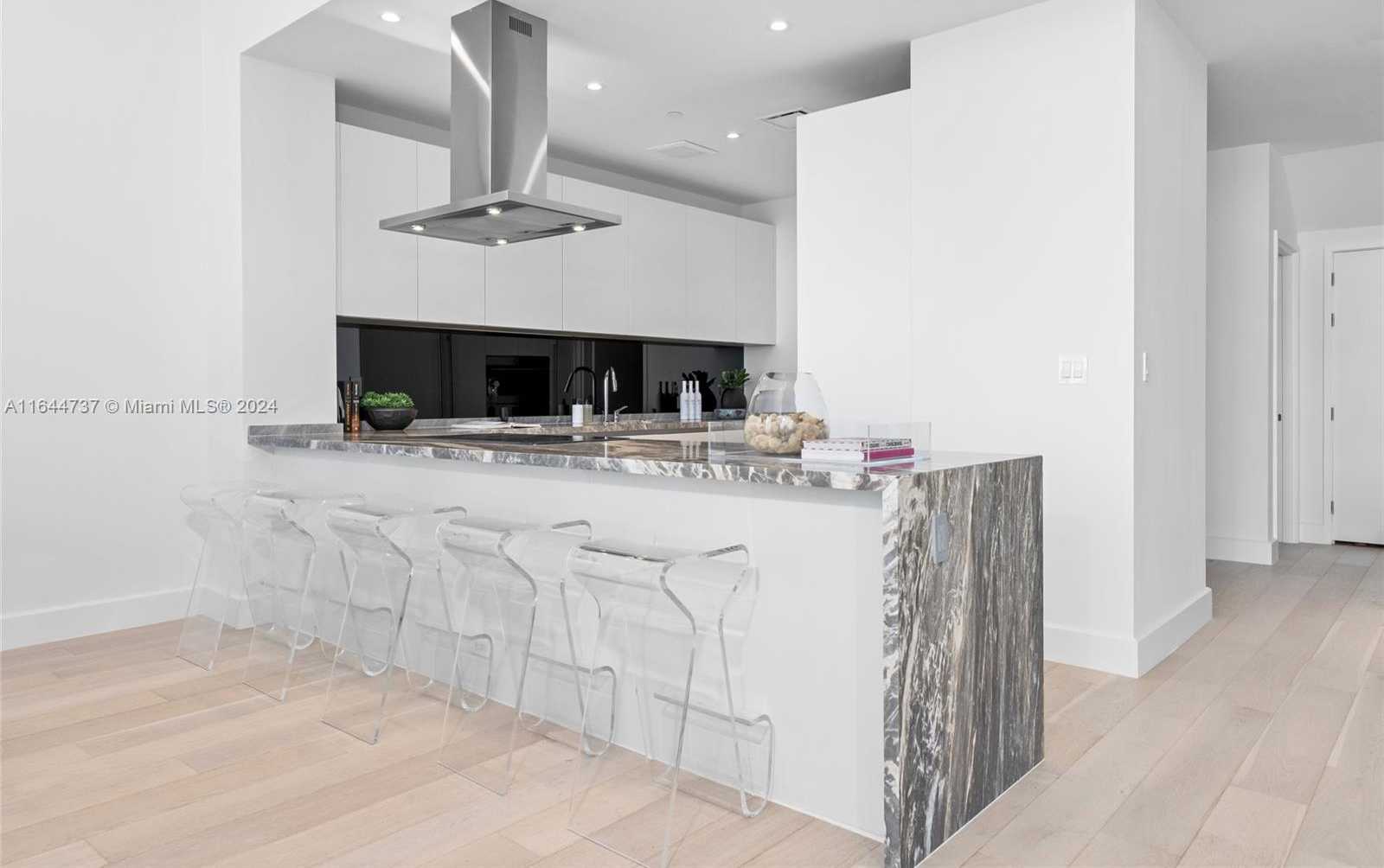 Small Image of 700 NE 26th Terrace, Miami, FL 33137, USA Number 15