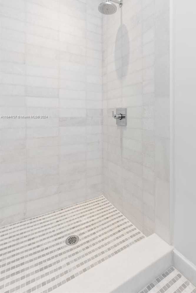 Small Image of 700 NE 26th Terrace, Miami, FL 33137, USA Number 27