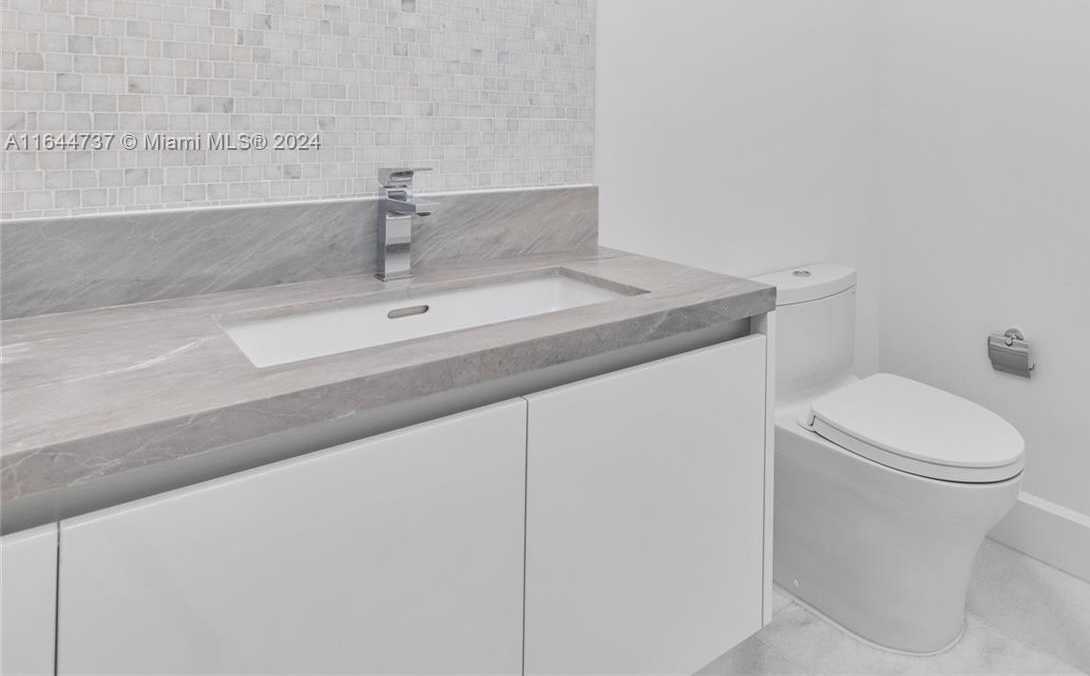 Small Image of 700 NE 26th Terrace, Miami, FL 33137, USA Number 54