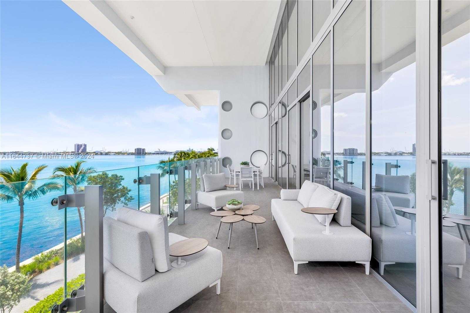 Small Image of 700 NE 26th Terrace, Miami, FL 33137, USA Number 63