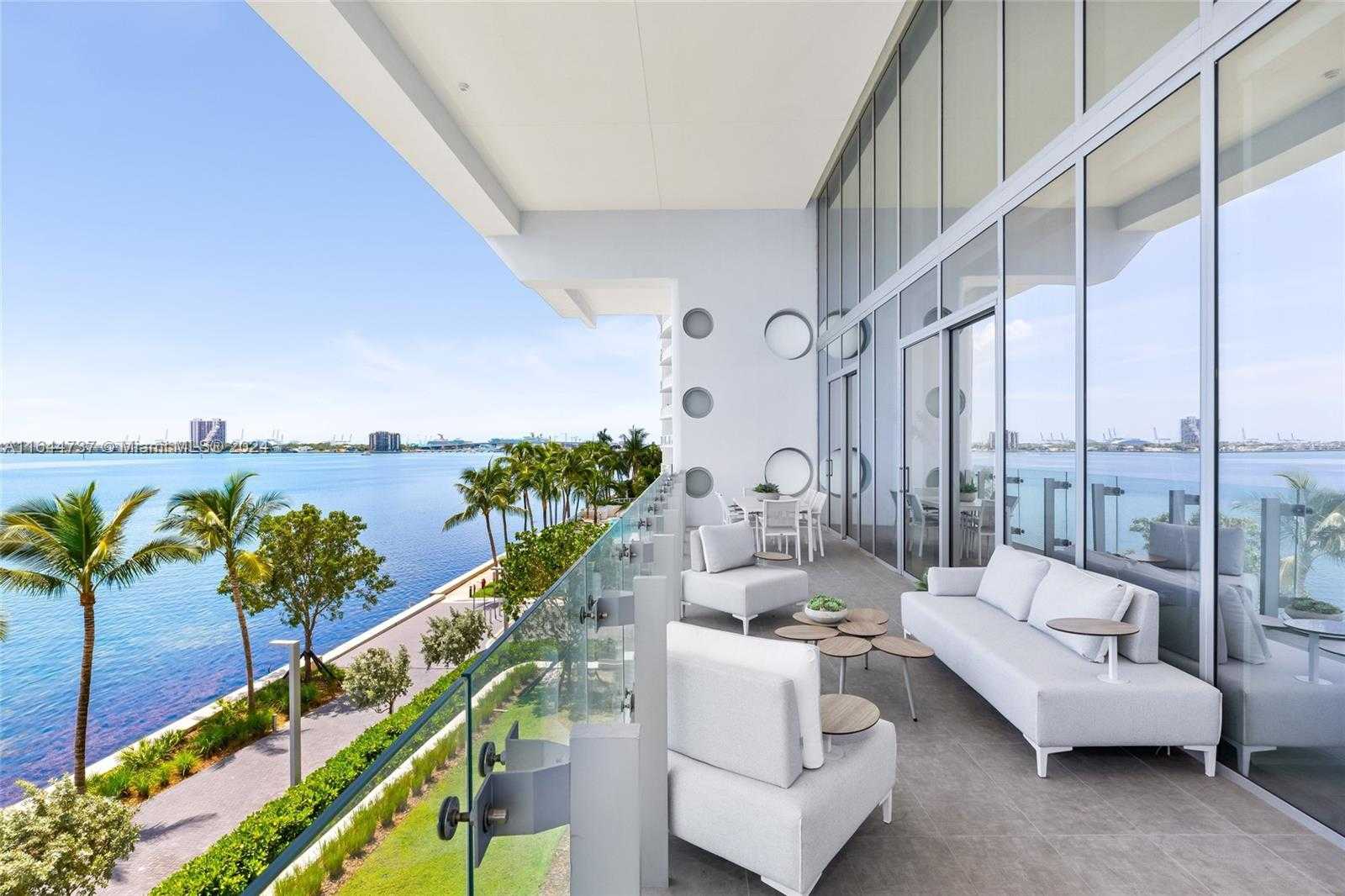 Small Image of 700 NE 26th Terrace, Miami, FL 33137, USA Number 64