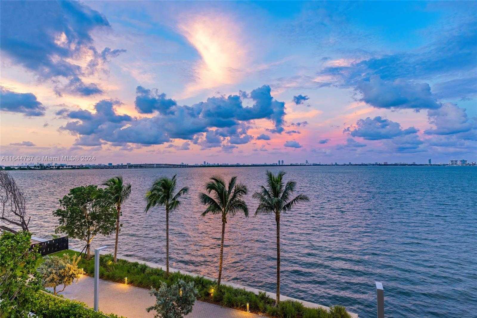 Small Image of 700 NE 26th Terrace, Miami, FL 33137, USA Number 72