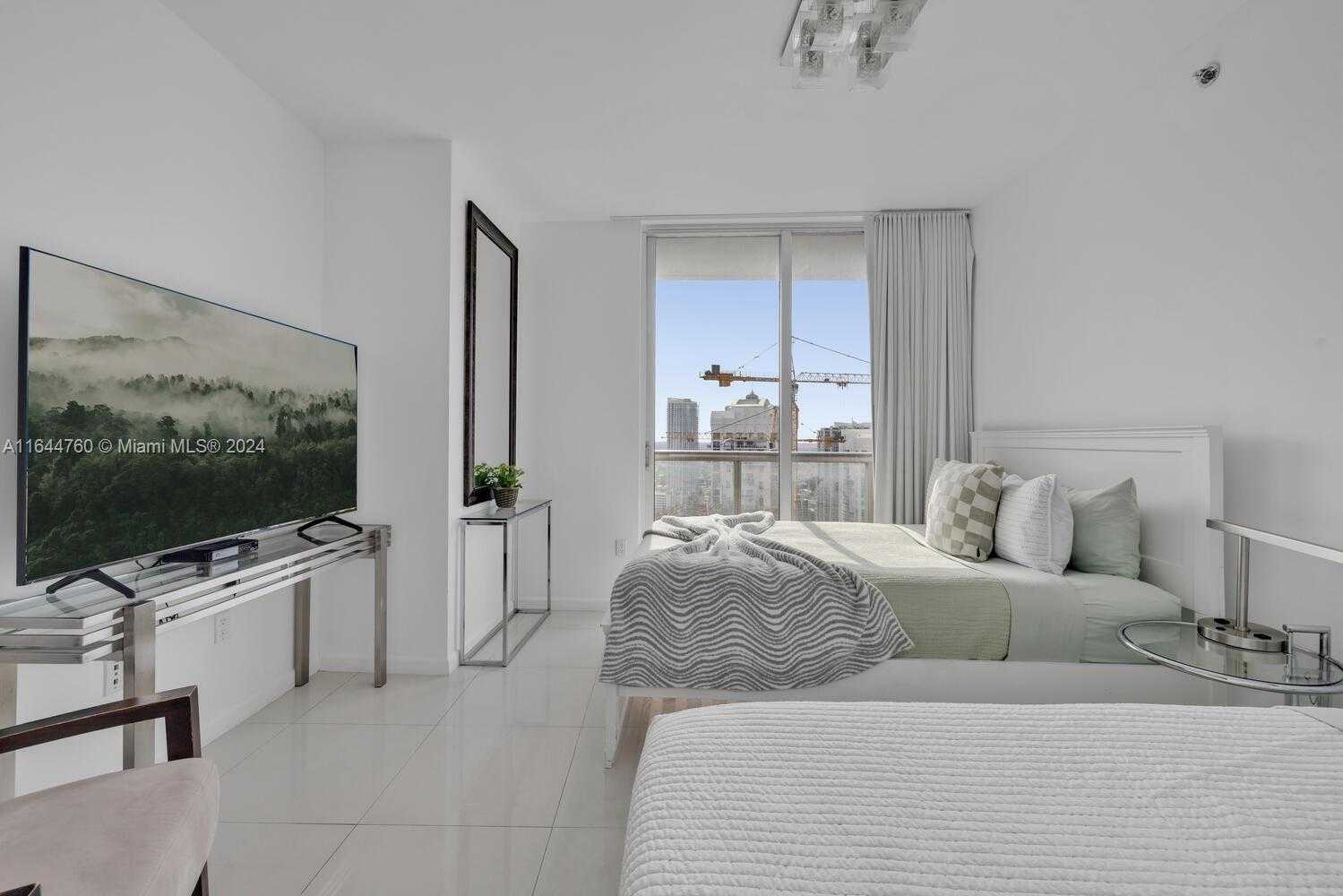Small Image of 485 BRICKELL AVE #4104, Miami Number 11