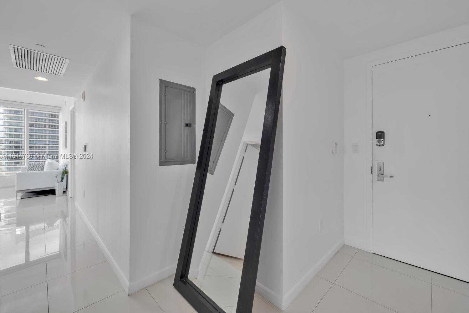 Small Image of 485 BRICKELL AVE #4104, Miami Number 12