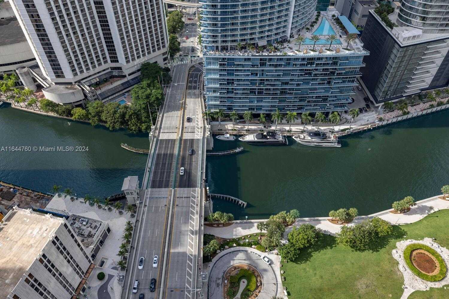 Small Image of 485 BRICKELL AVE #4104, Miami Number 14