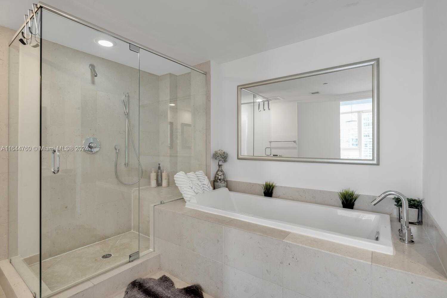 Small Image of 485 BRICKELL AVE #4104, Miami Number 16