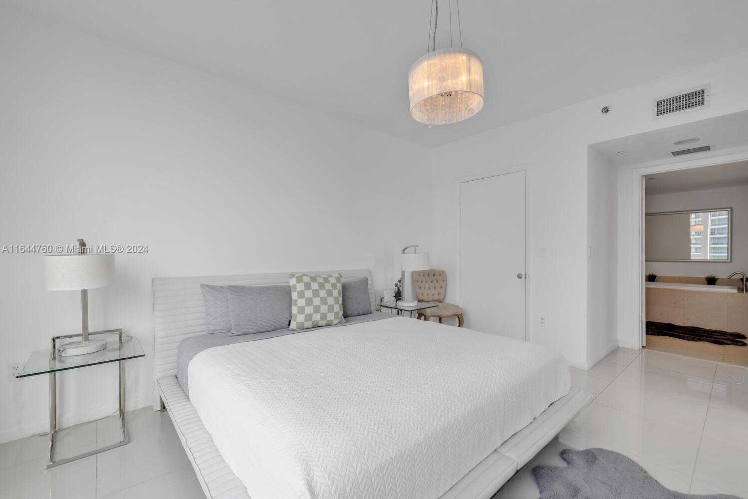 Small Image of 485 BRICKELL AVE #4104, Miami Number 19