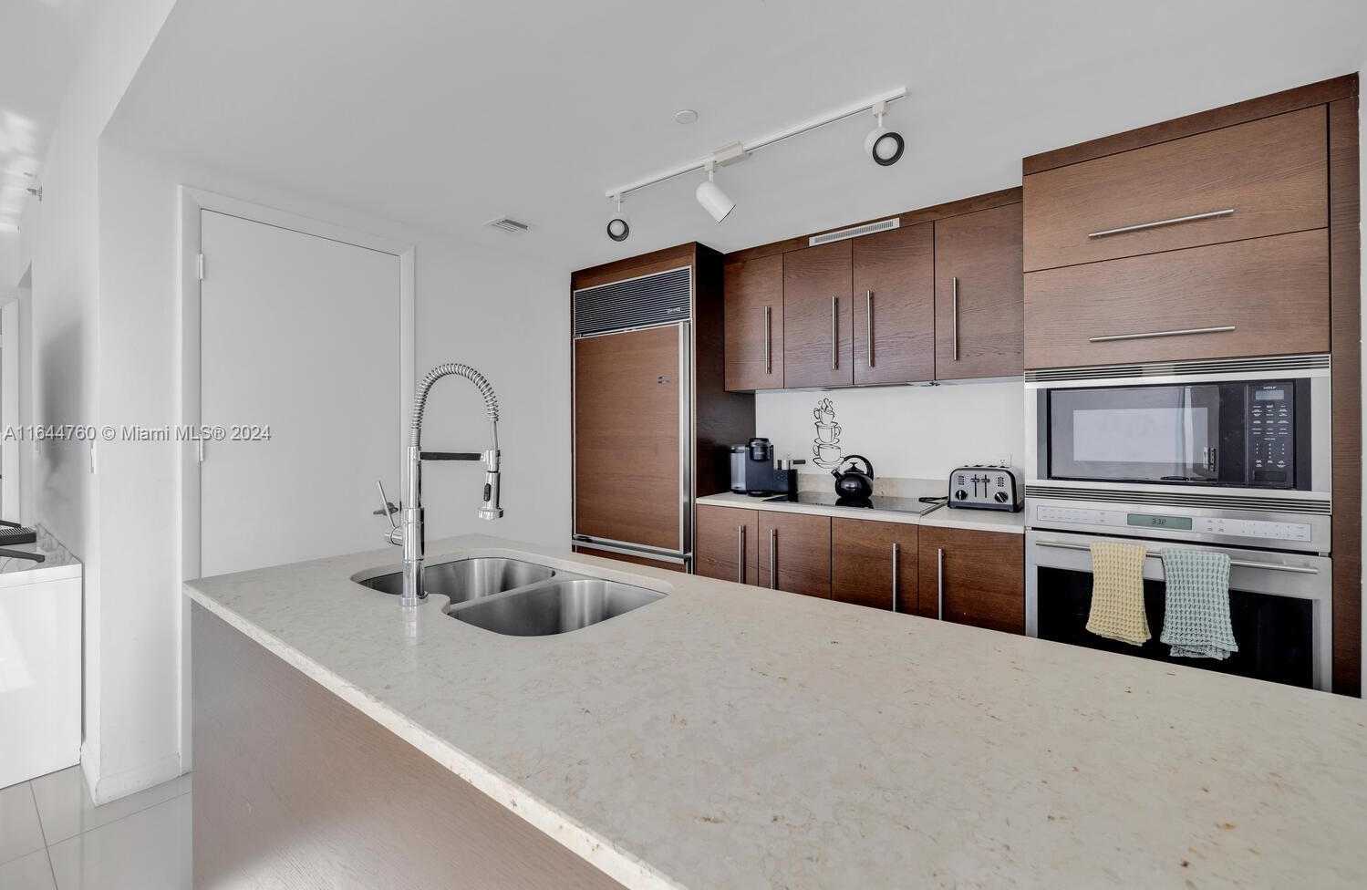 Small Image of 485 BRICKELL AVE #4104, Miami Number 4