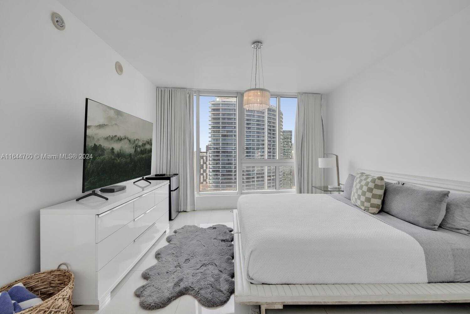 Small Image of 485 BRICKELL AVE #4104, Miami Number 8