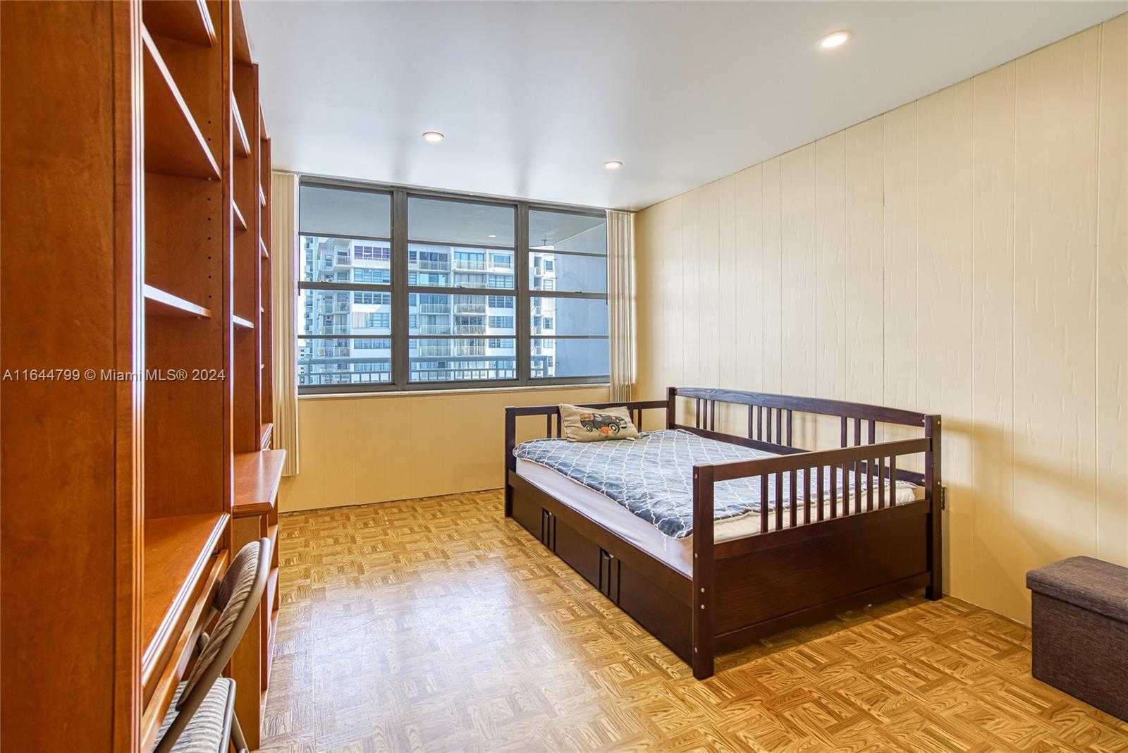 Small Image of 18021 BISCAYNE BLVD #1604, Aventura Number 15