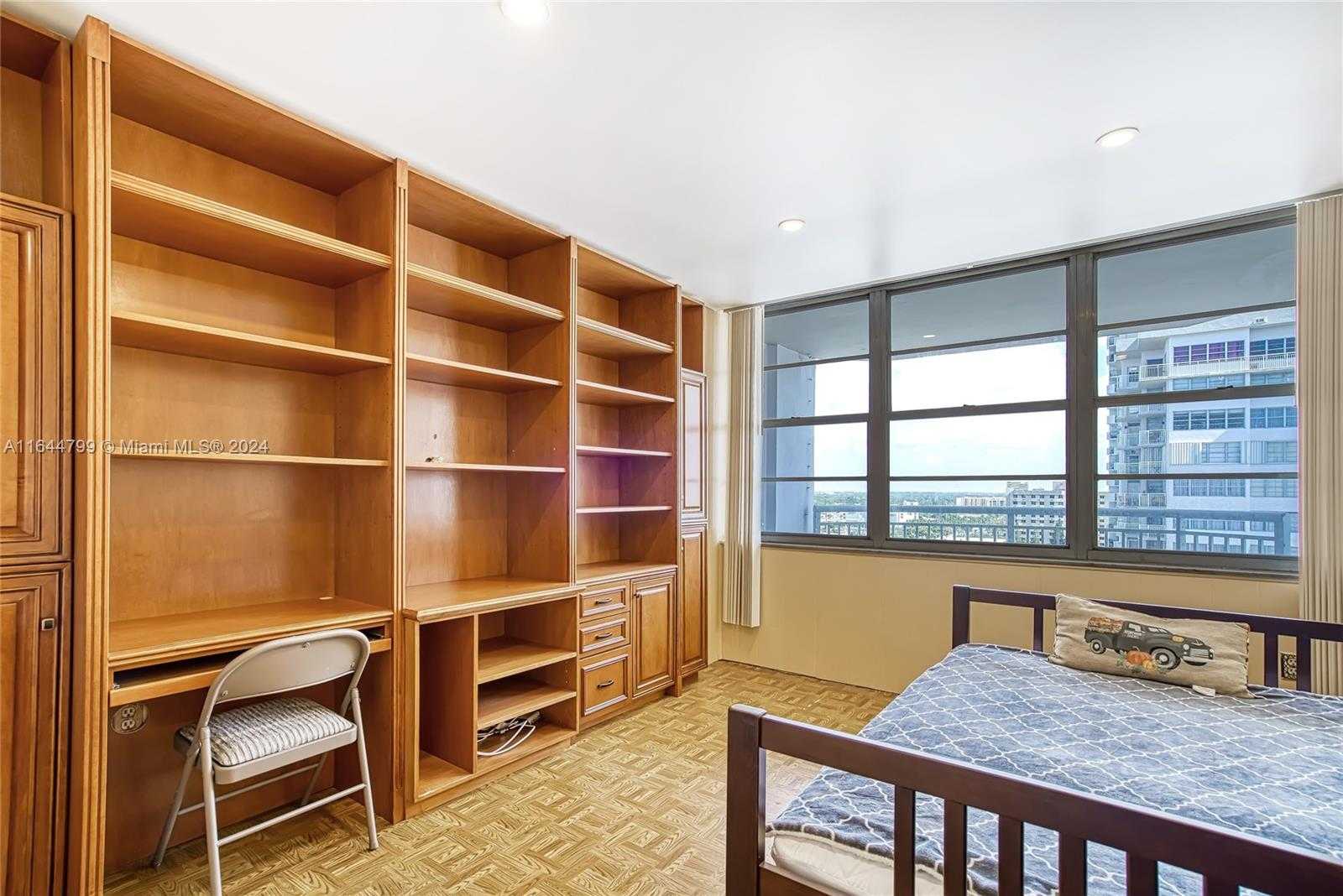 Small Image of 18021 BISCAYNE BLVD #1604, Aventura Number 16