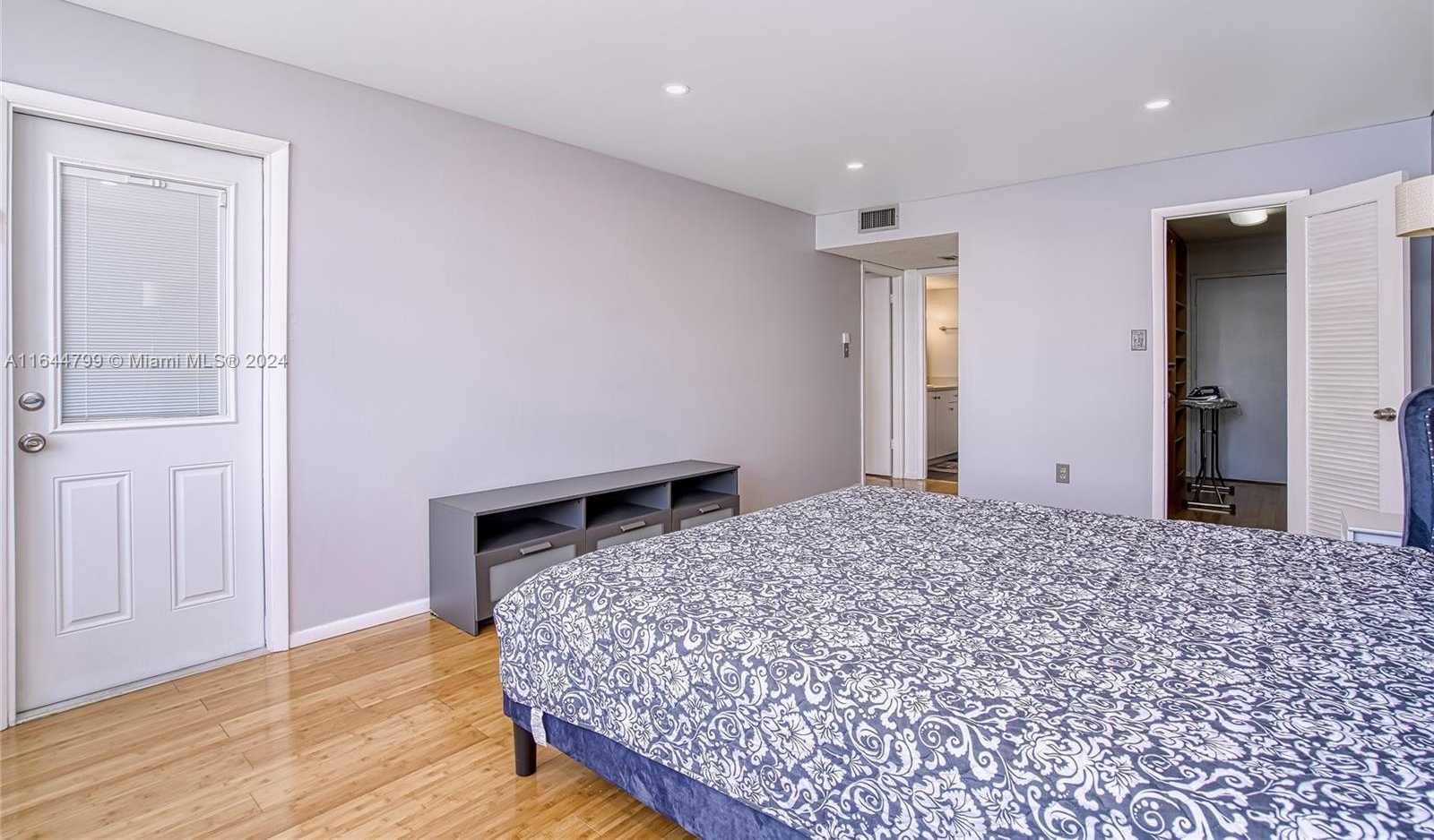Small Image of 18021 BISCAYNE BLVD #1604, Aventura Number 22