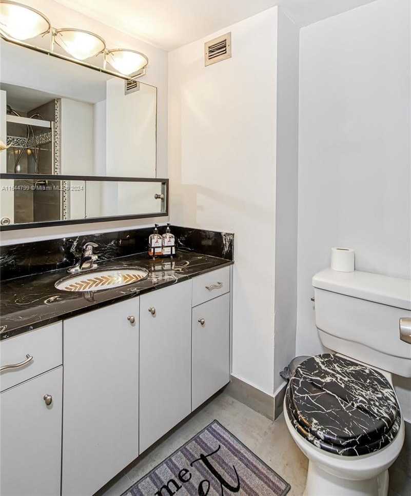 Small Image of 18021 BISCAYNE BLVD #1604, Aventura Number 30