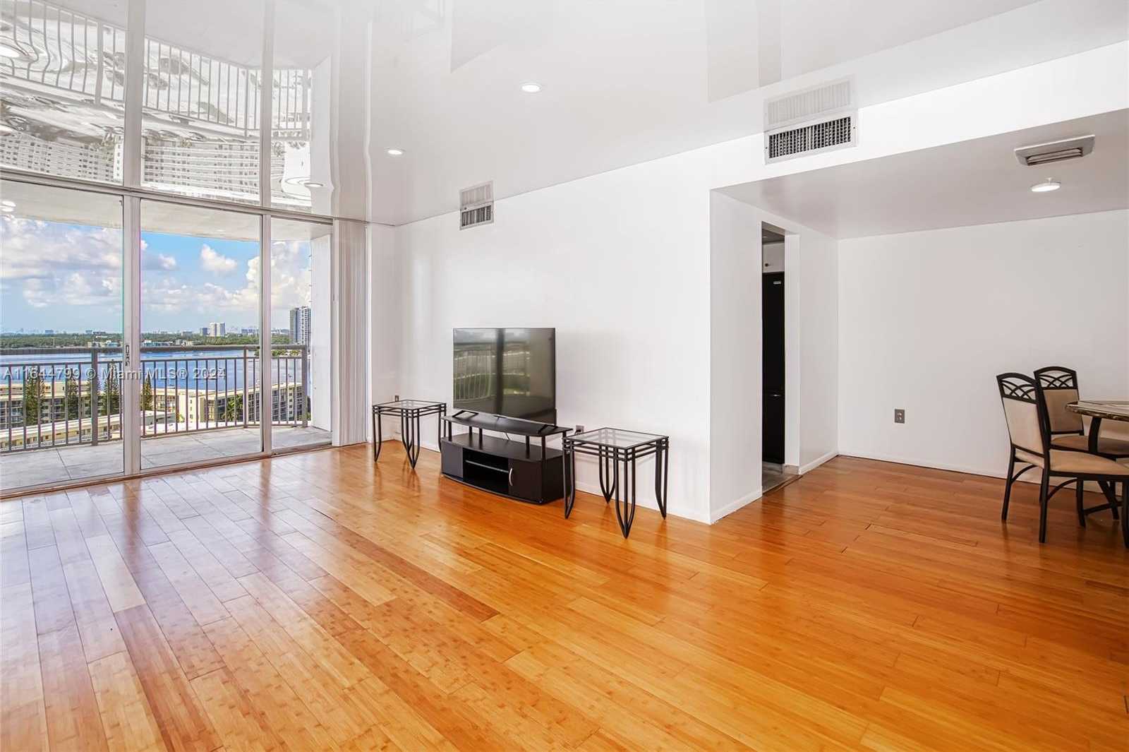 Small Image of 18021 BISCAYNE BLVD #1604, Aventura Number 4
