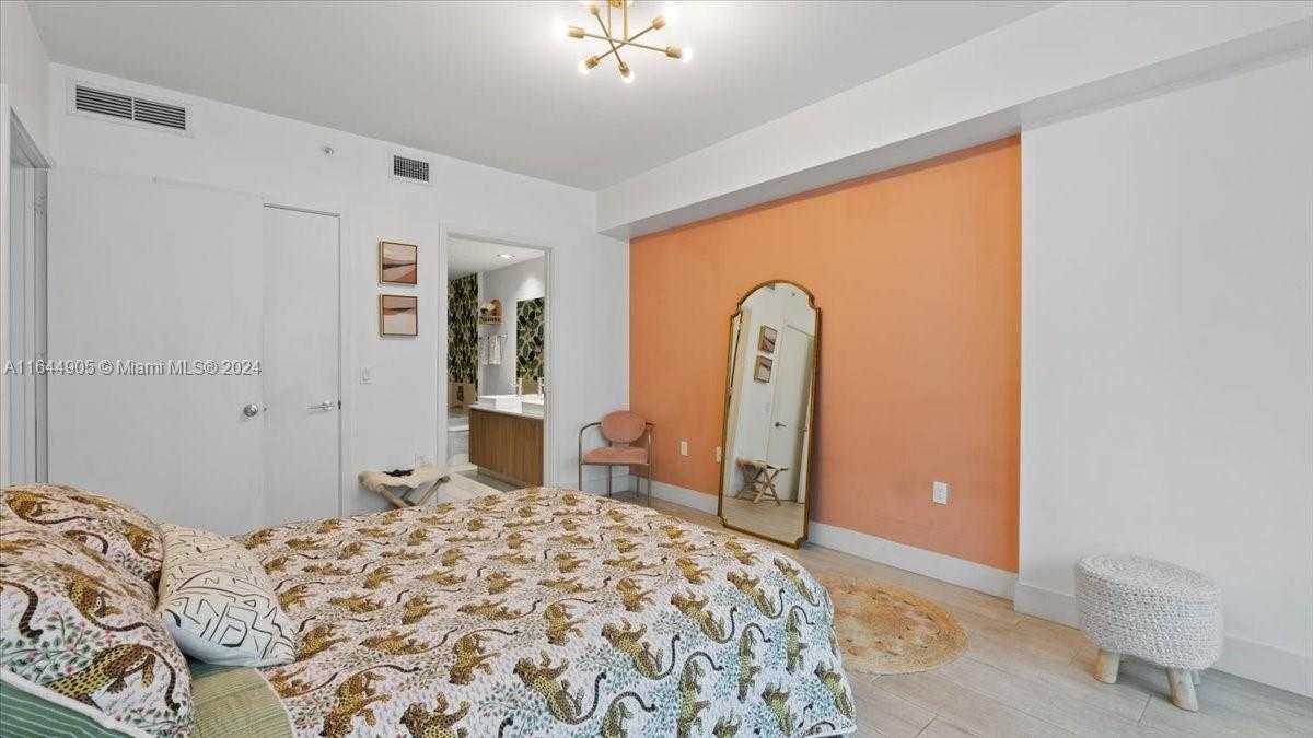Small Image of 201 SOUTH WEST 17TH RD #602, Miami Number 48