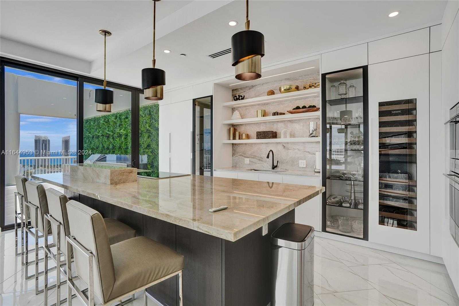 Small Image of 3000 ISLAND BLVD #PH-4, Aventura Number 13