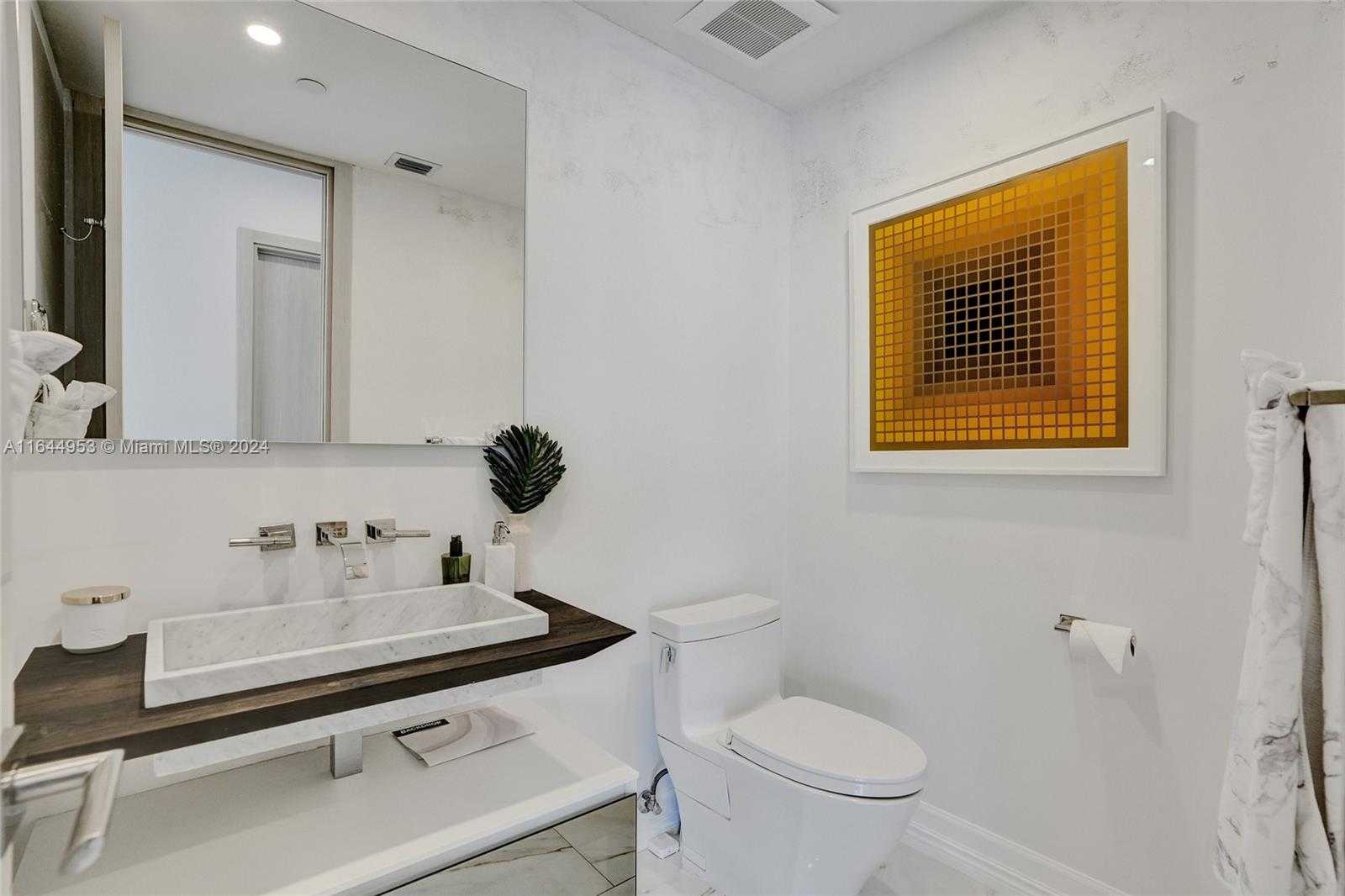 Small Image of 3000 ISLAND BLVD #PH-4, Aventura Number 14