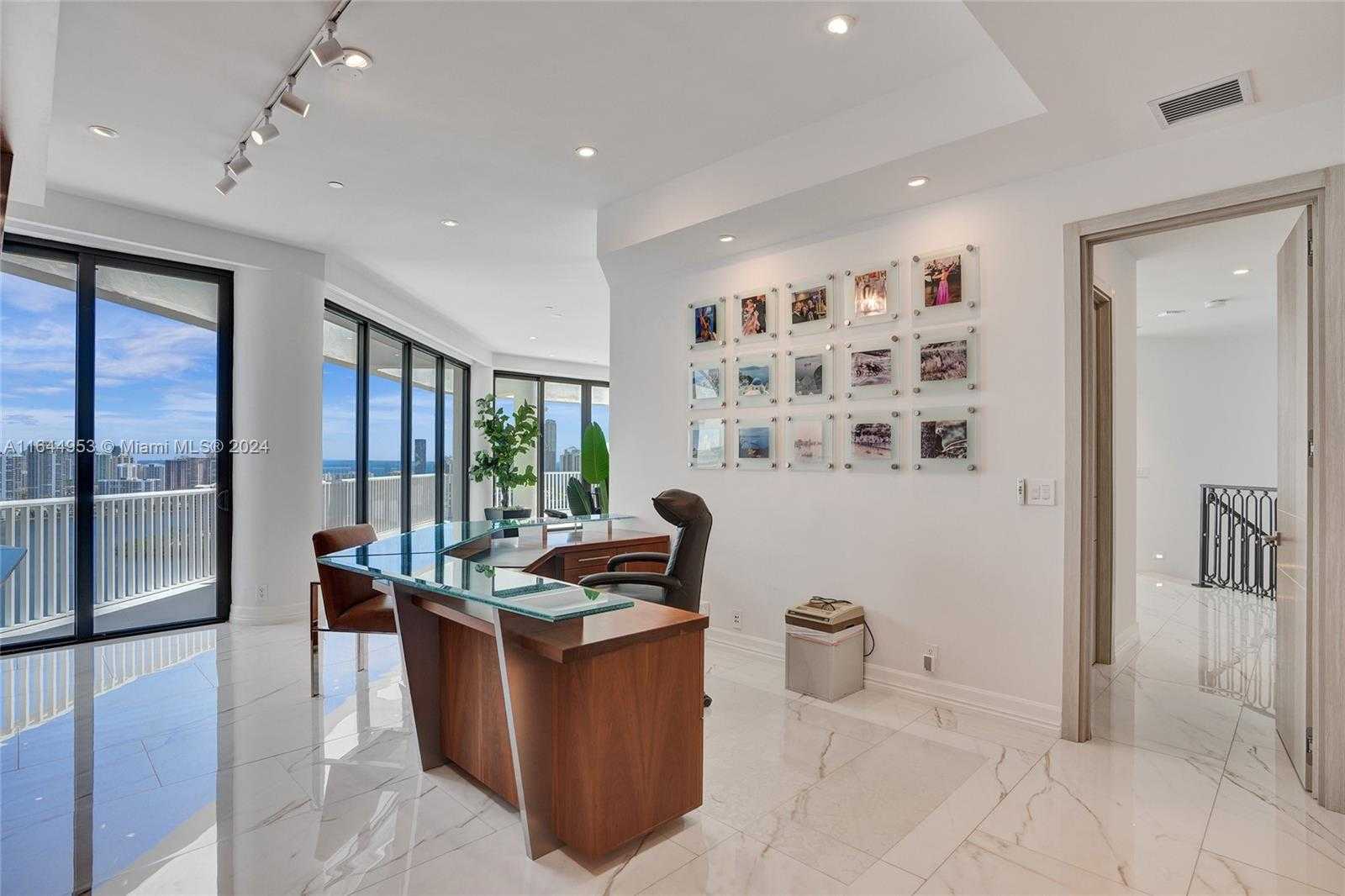 Small Image of 3000 ISLAND BLVD #PH-4, Aventura Number 17
