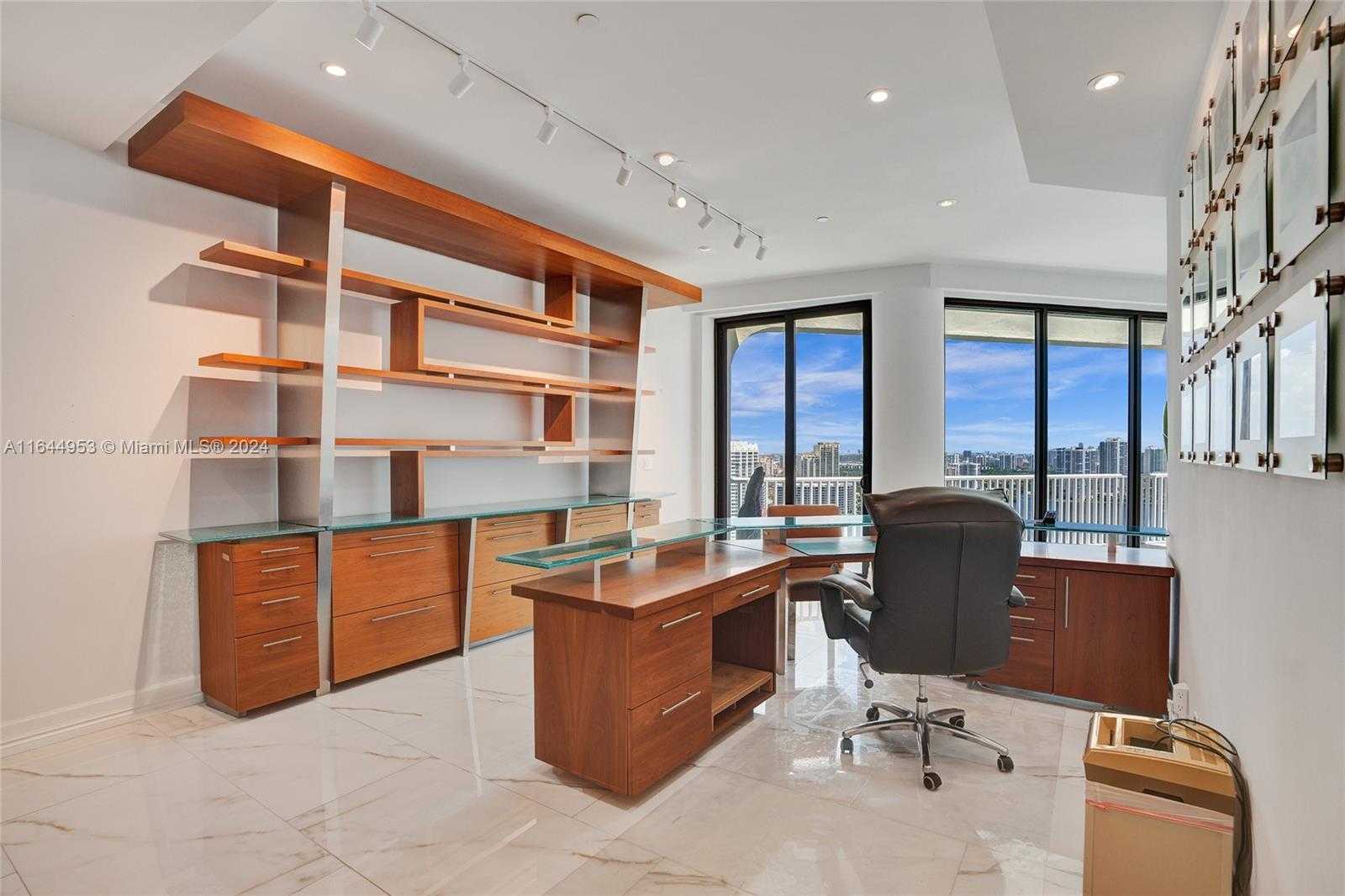 Small Image of 3000 ISLAND BLVD #PH-4, Aventura Number 18