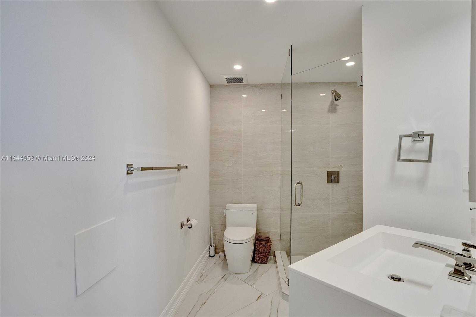 Small Image of 3000 ISLAND BLVD #PH-4, Aventura Number 19