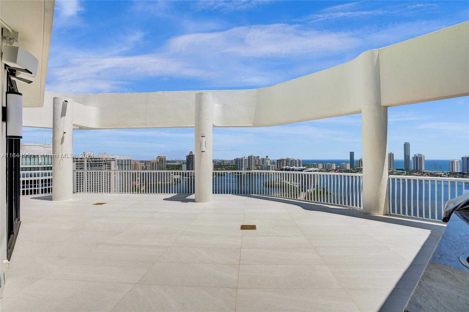 Small Image of 3000 ISLAND BLVD #PH-4, Aventura Number 22