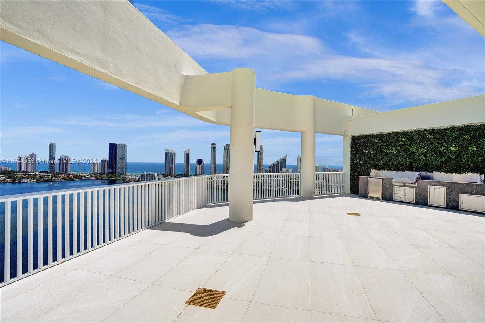 Small Image of 3000 ISLAND BLVD #PH-4, Aventura Number 24
