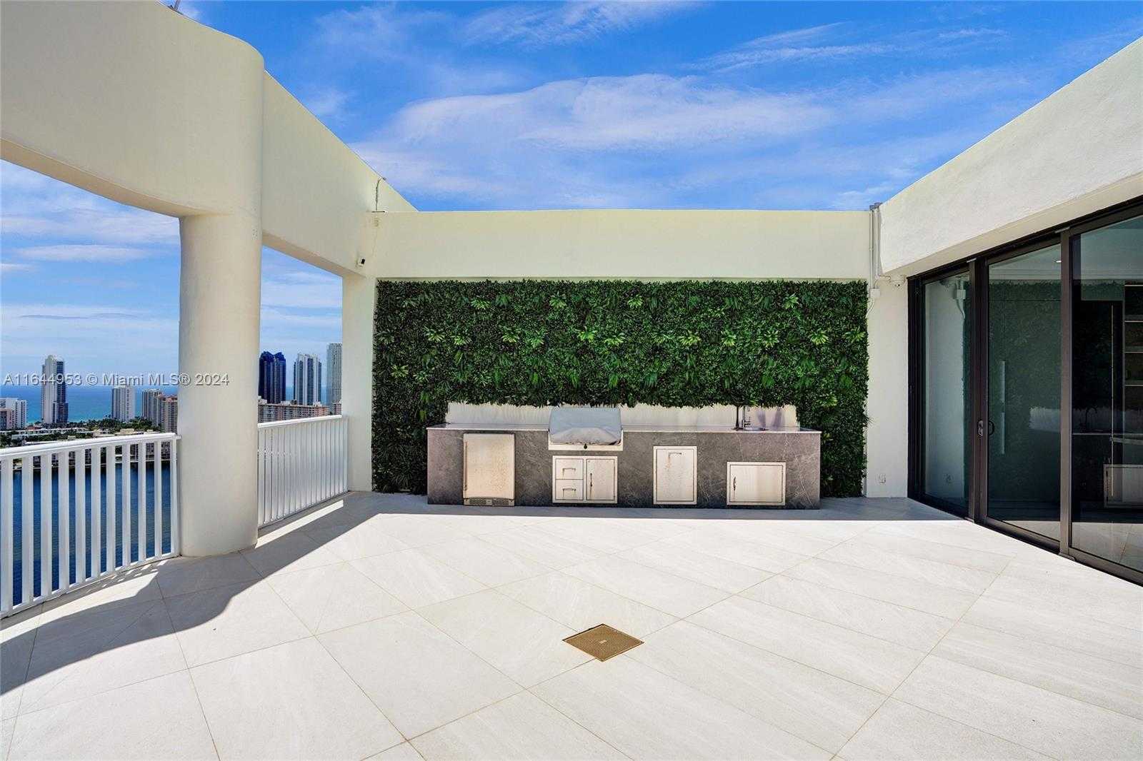 Small Image of 3000 ISLAND BLVD #PH-4, Aventura Number 25