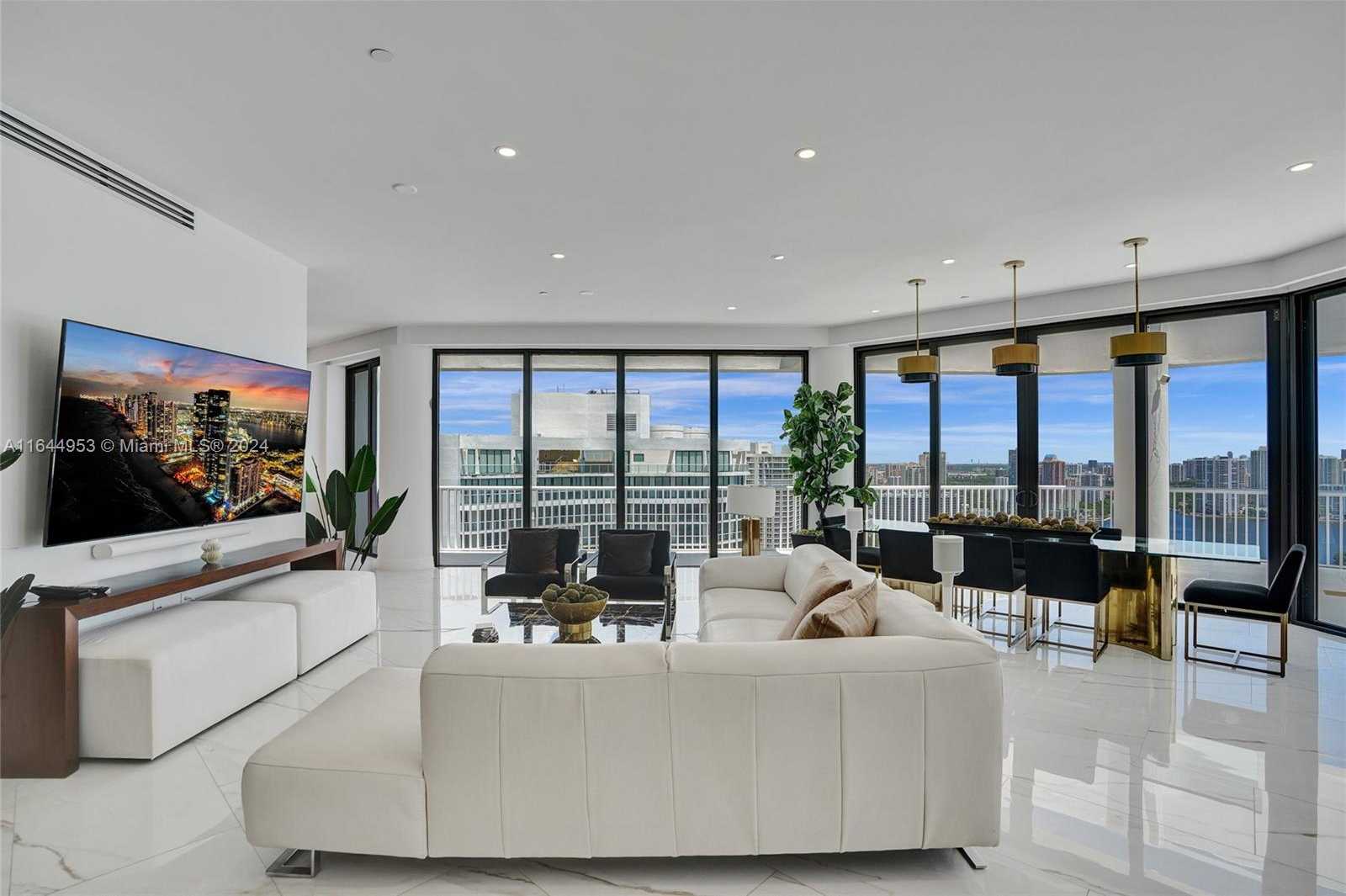 Small Image of 3000 ISLAND BLVD #PH-4, Aventura Number 3