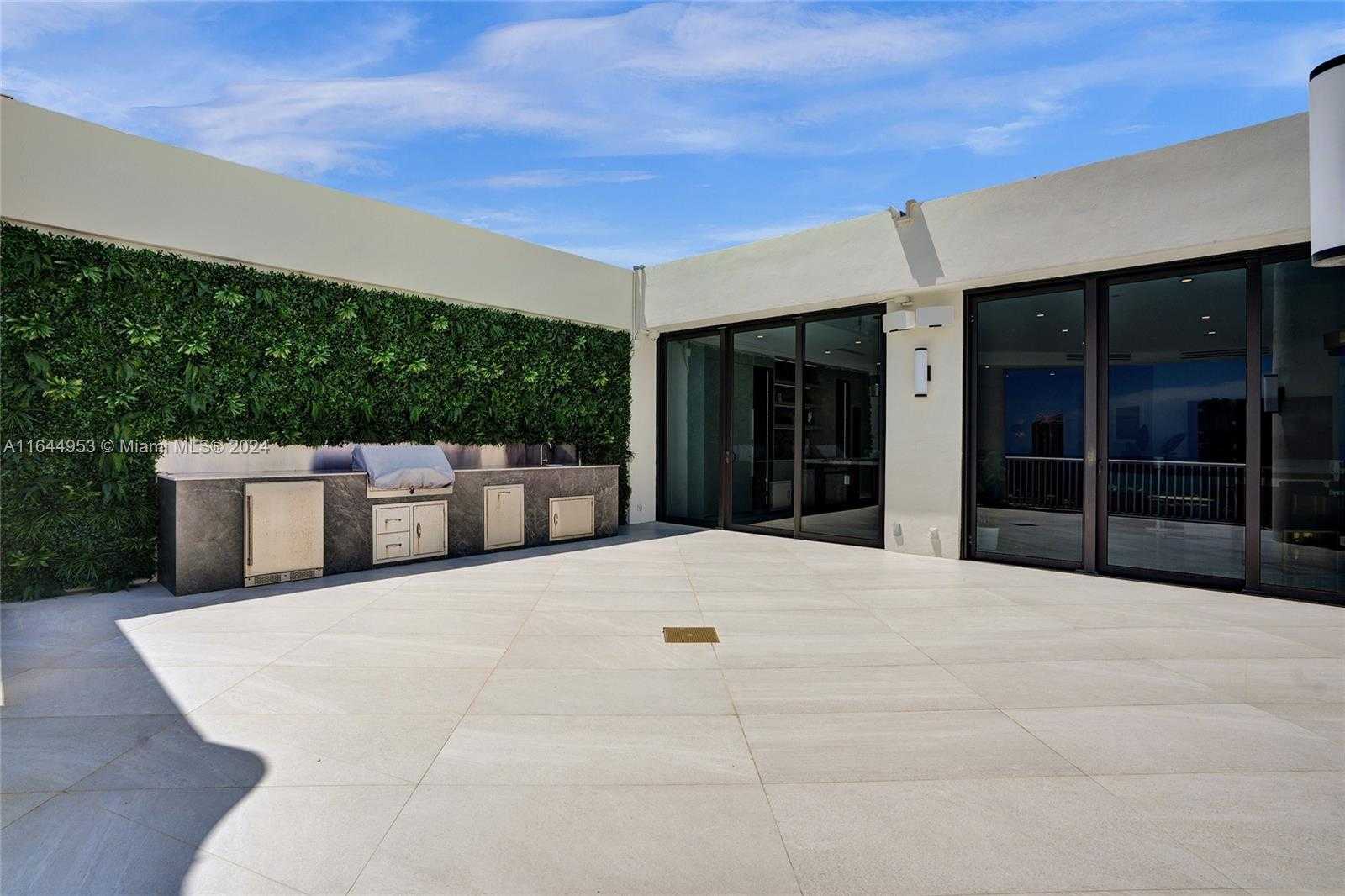 Small Image of 3000 ISLAND BLVD #PH-4, Aventura Number 30