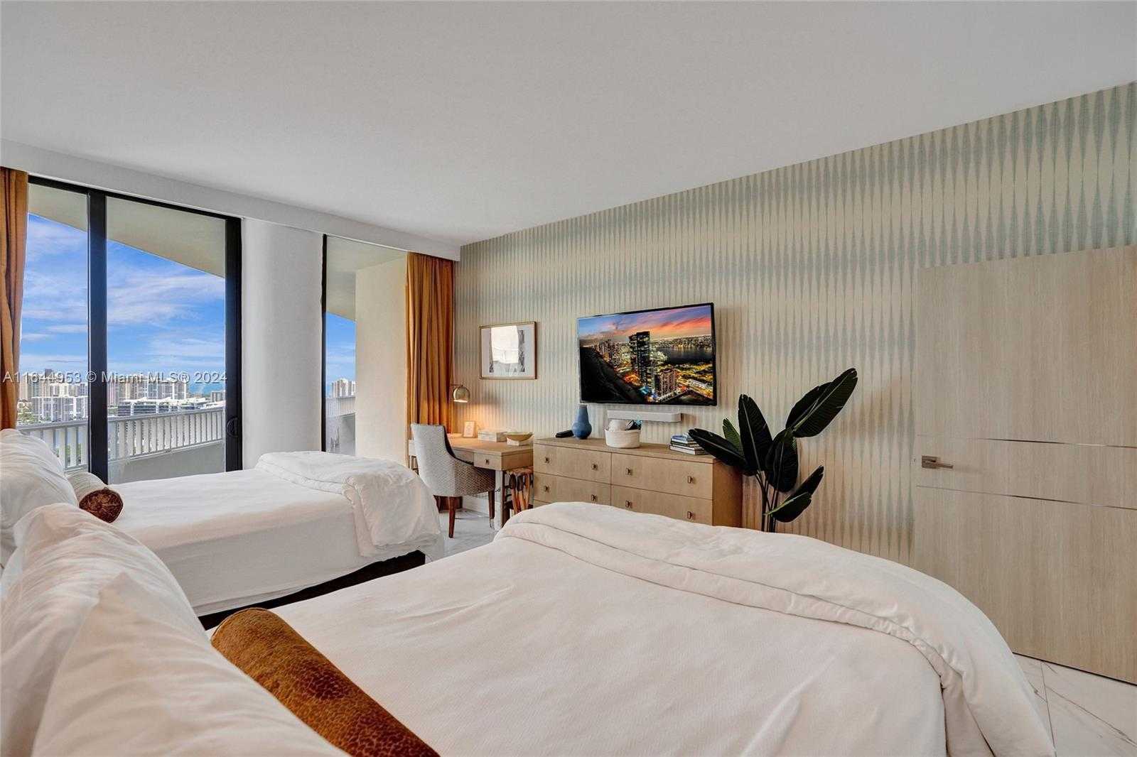 Small Image of 3000 ISLAND BLVD #PH-4, Aventura Number 36