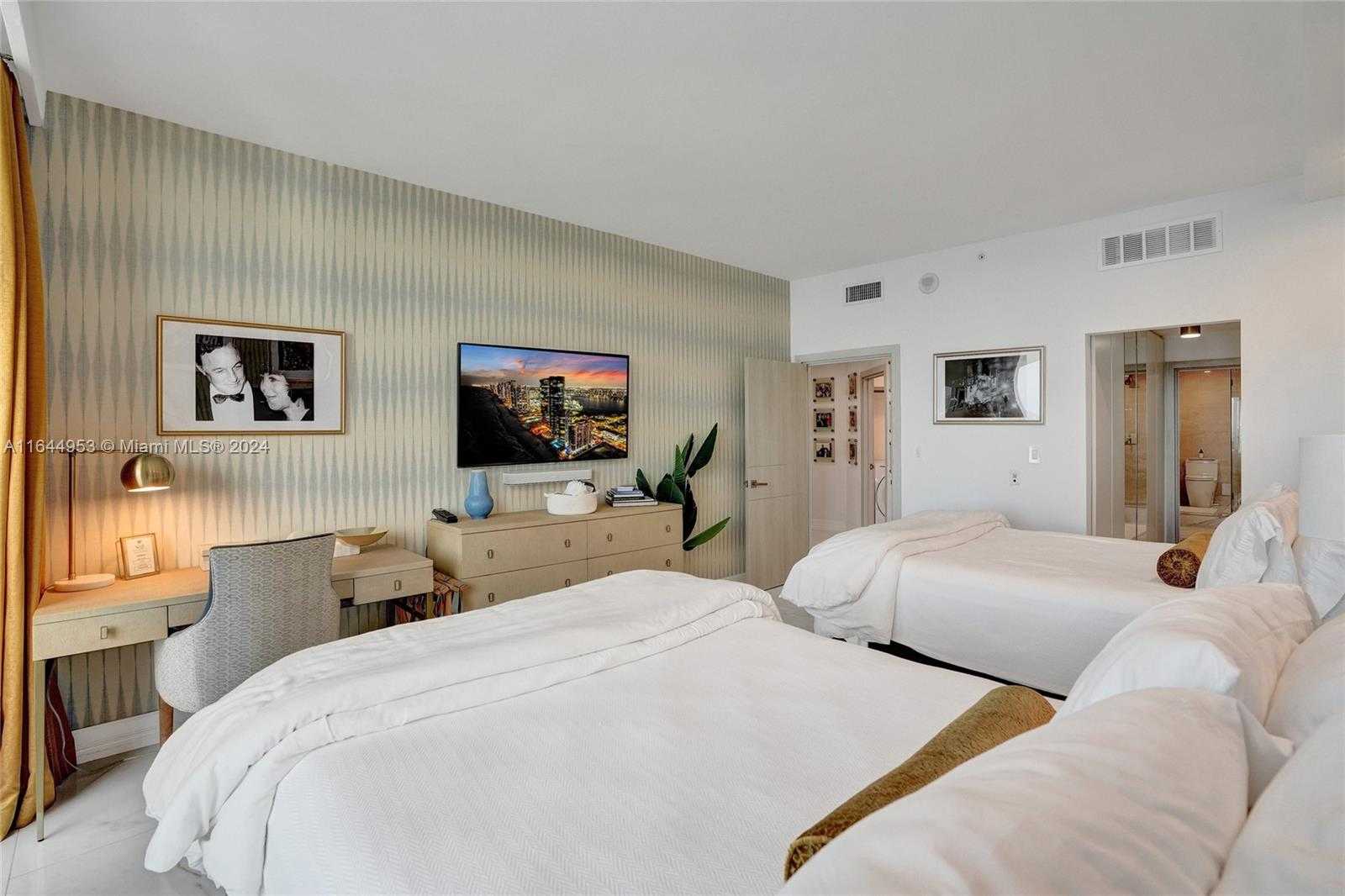 Small Image of 3000 ISLAND BLVD #PH-4, Aventura Number 38