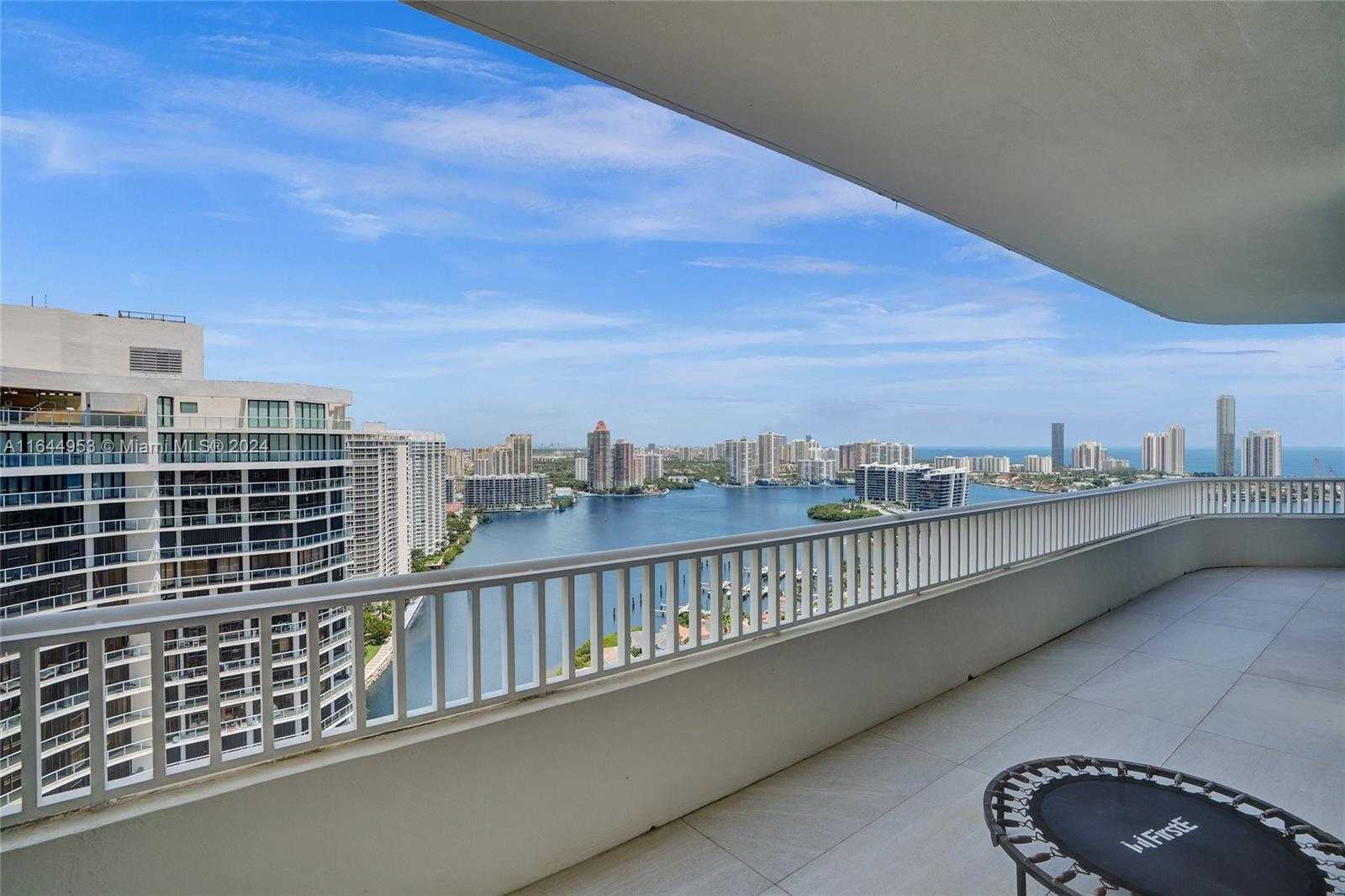 Small Image of 3000 ISLAND BLVD #PH-4, Aventura Number 62