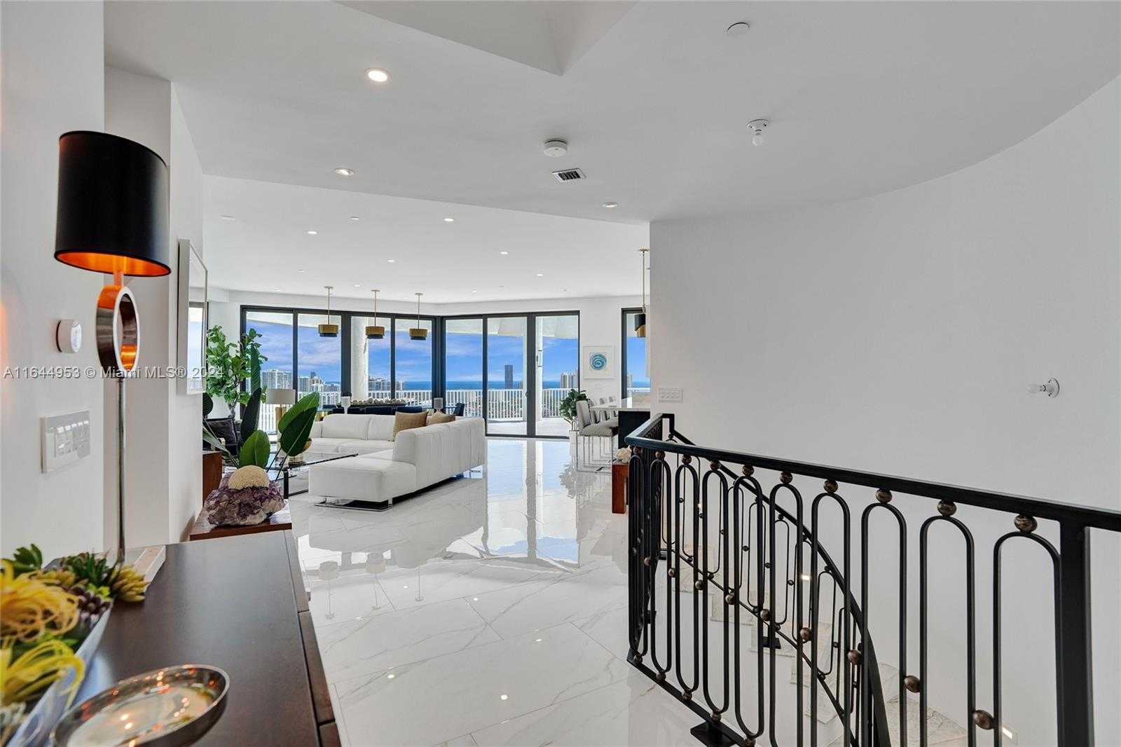 Small Image of 3000 ISLAND BLVD #PH-4, Aventura Number 7