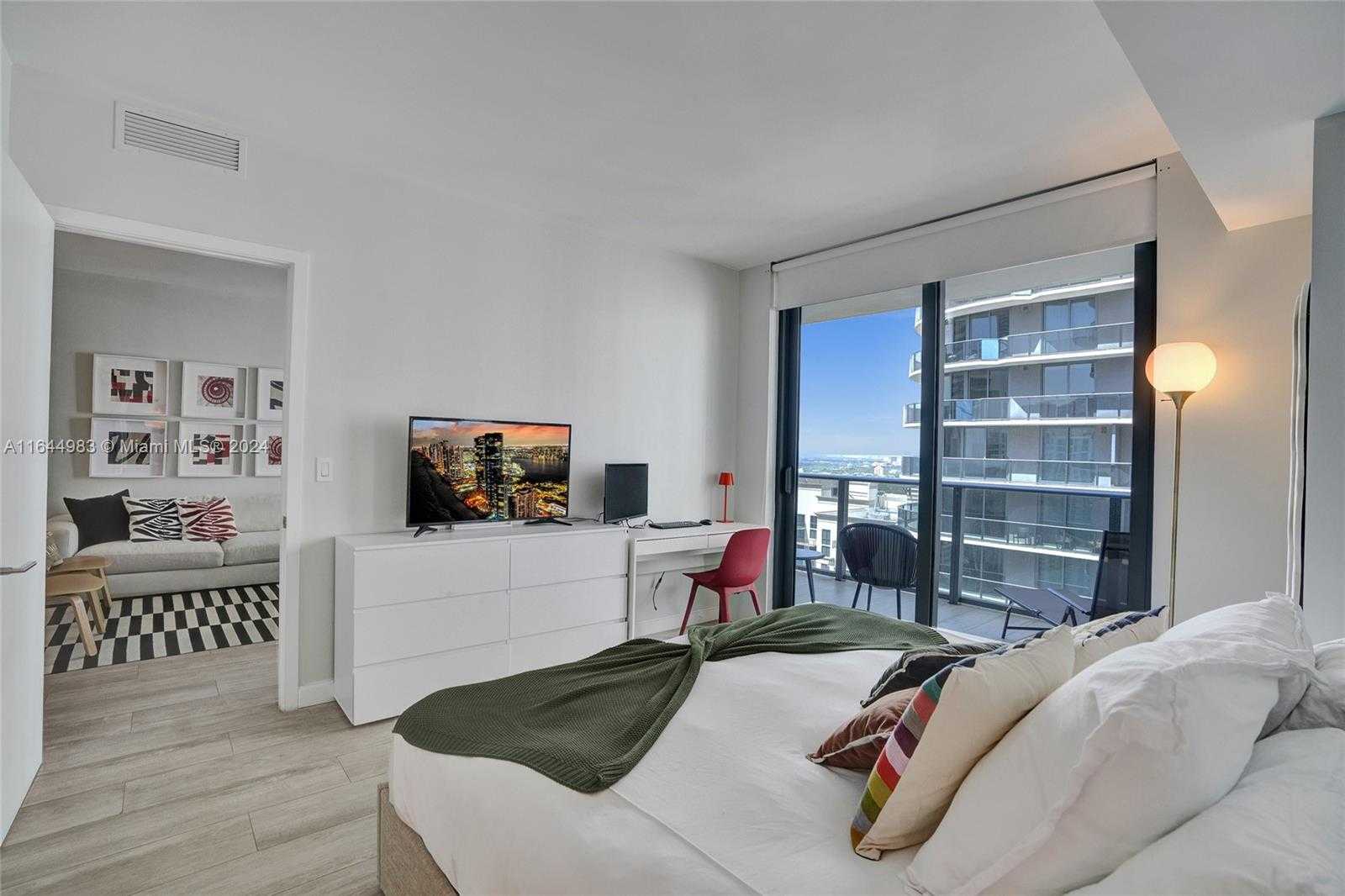 Small Image of 45 SOUTH WEST 9TH ST #3807, Miami Number 14