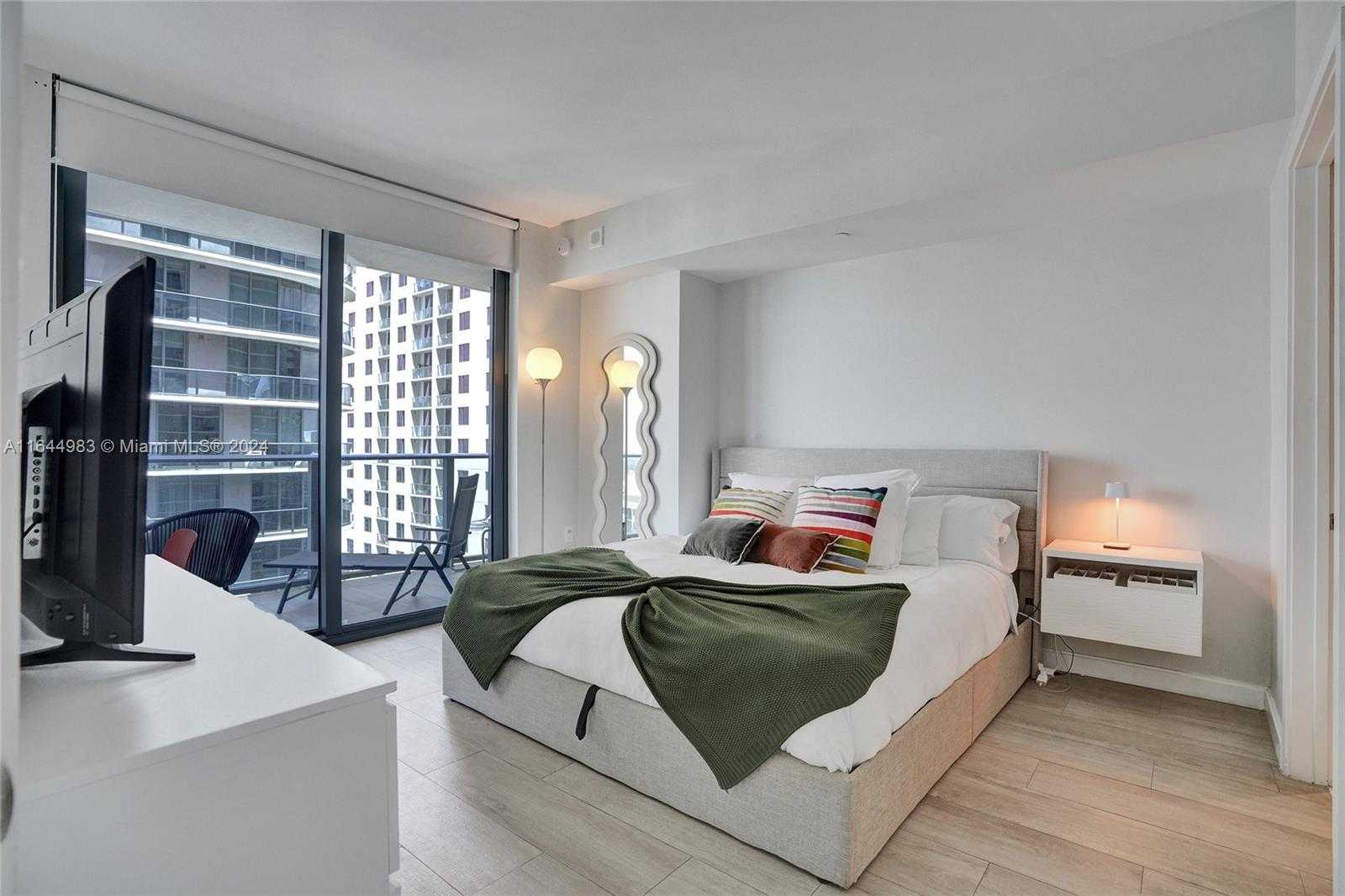 Small Image of 45 SOUTH WEST 9TH ST #3807, Miami Number 15