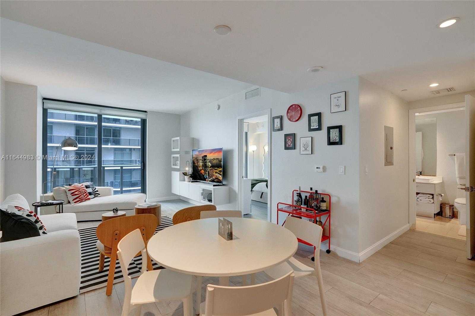 Small Image of 45 SOUTH WEST 9TH ST #3807, Miami Number 3