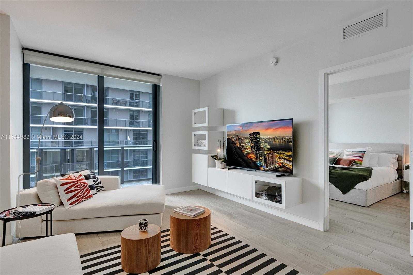Small Image of 45 SOUTH WEST 9TH ST #3807, Miami Number 5