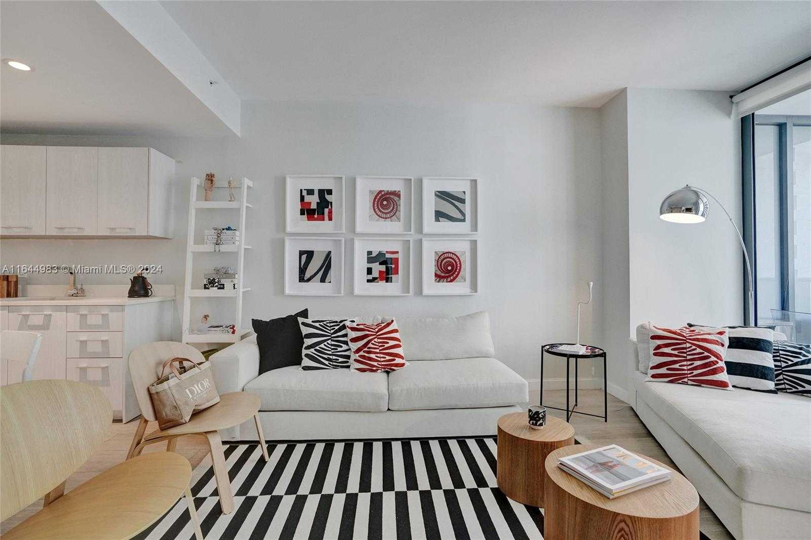Small Image of 45 SOUTH WEST 9TH ST #3807, Miami Number 6