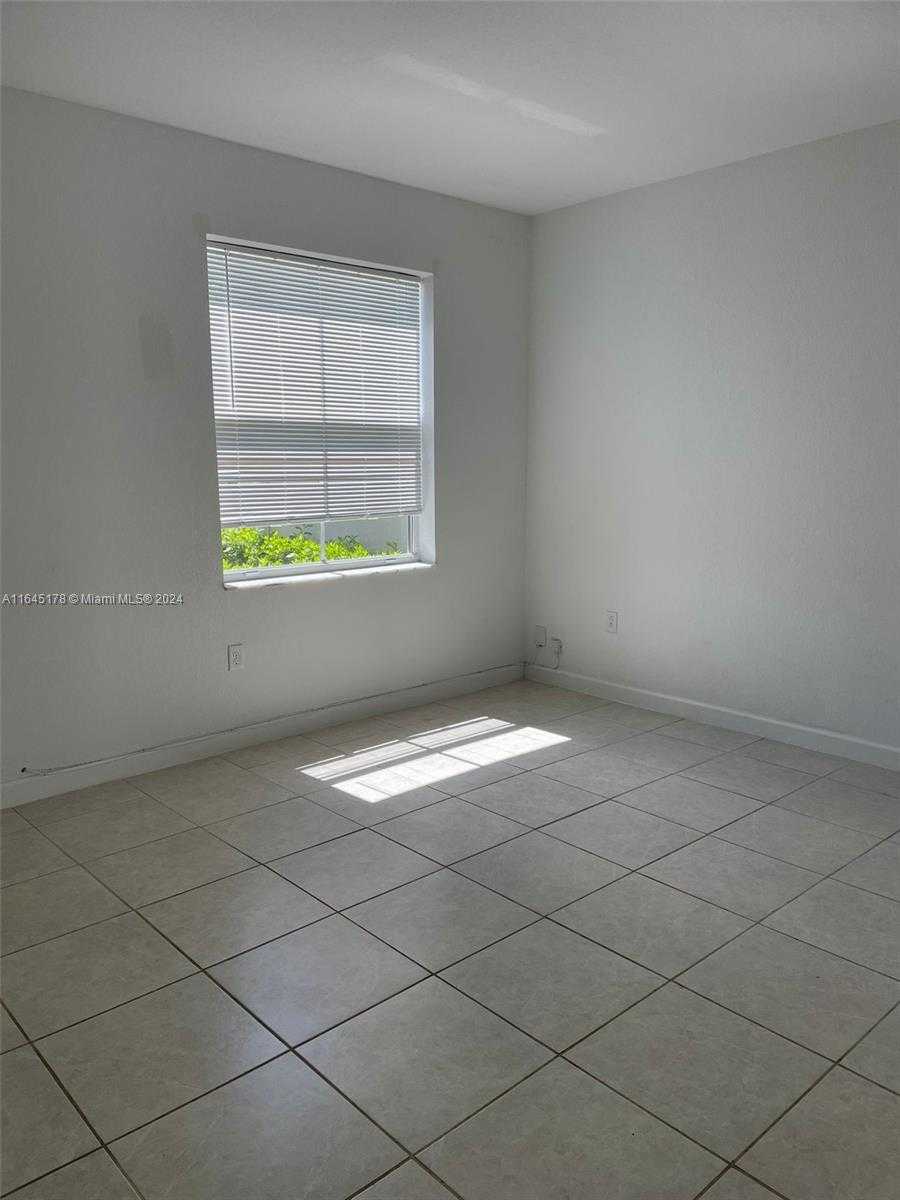 Small Image of 1586 SOUTH EAST 27TH TER #1586, Homestead Number 8