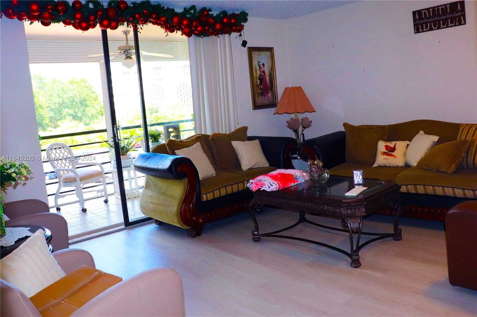 Small Image of 900 SAINT CHARLES PL #316, Pembroke Pines Number 16