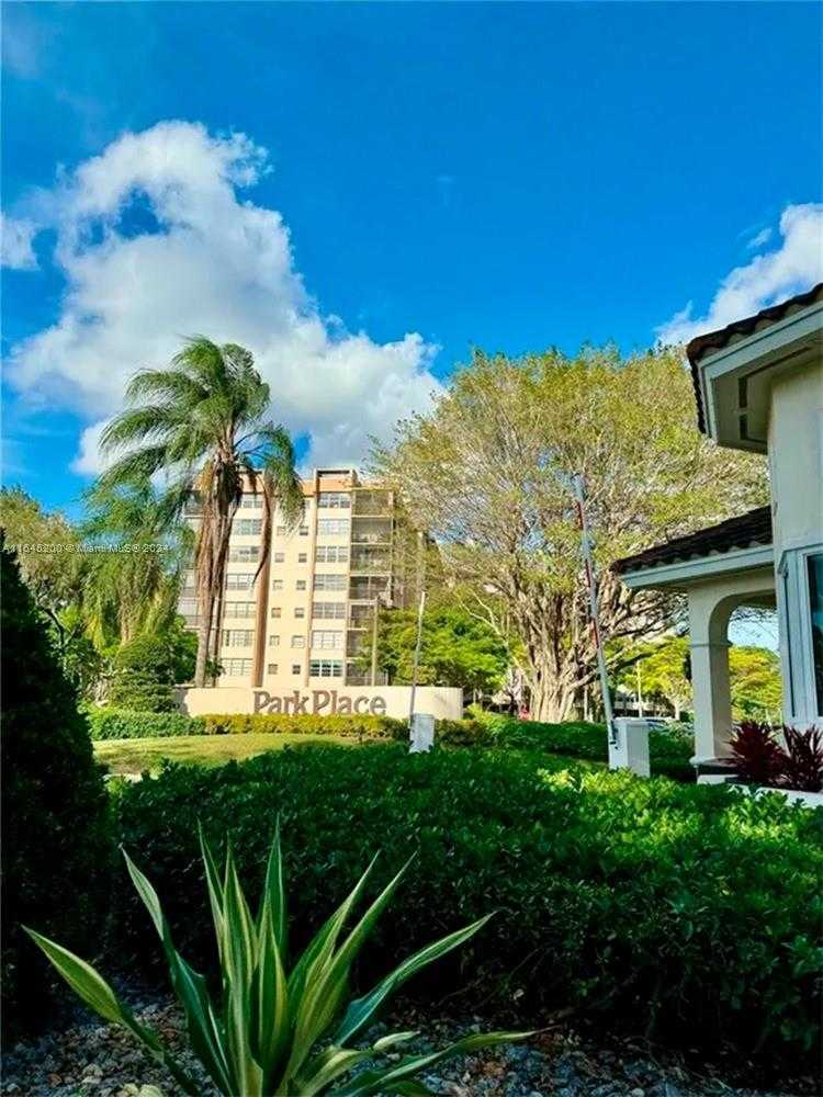 Small Image of 900 SAINT CHARLES PL #316, Pembroke Pines Number 2