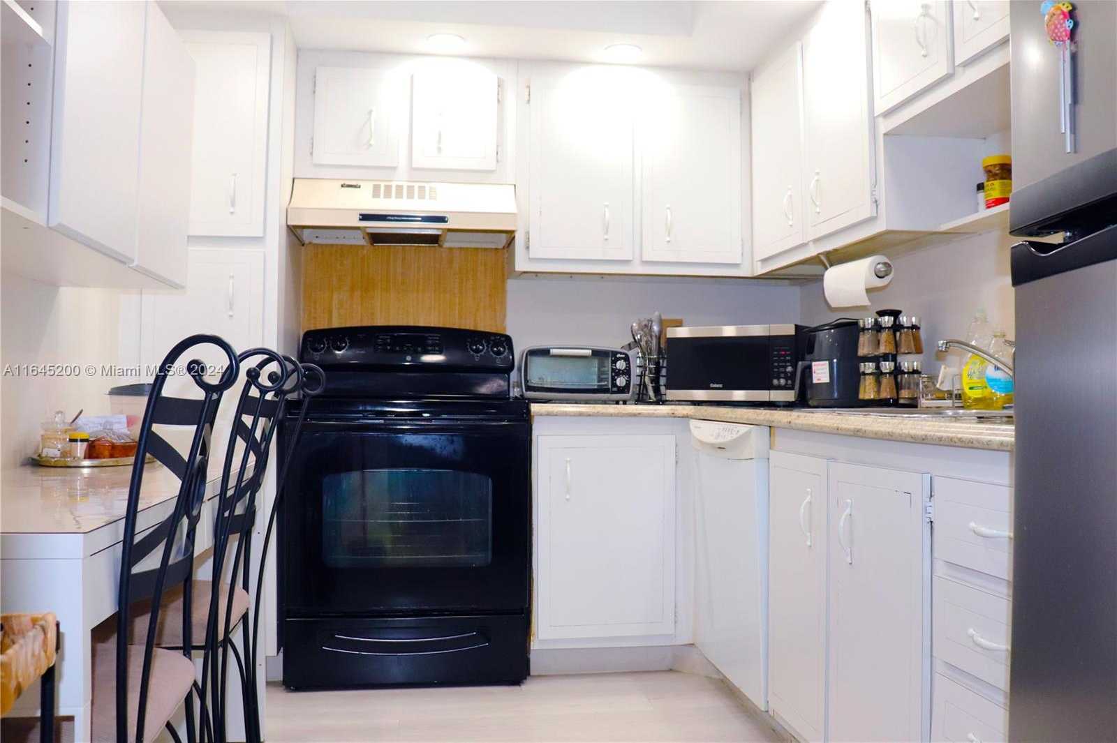 Small Image of 900 SAINT CHARLES PL #316, Pembroke Pines Number 21