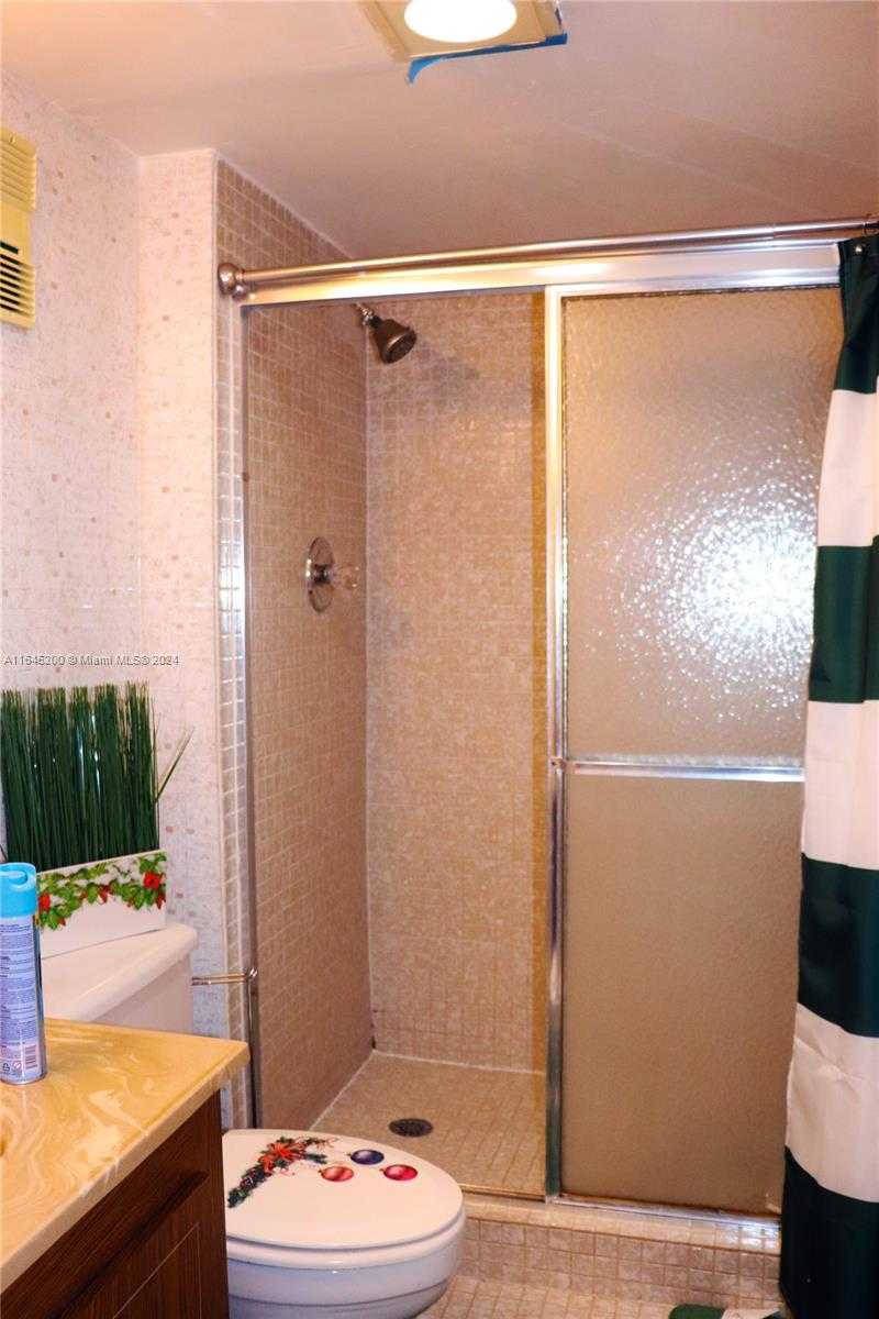 Small Image of 900 SAINT CHARLES PL #316, Pembroke Pines Number 40