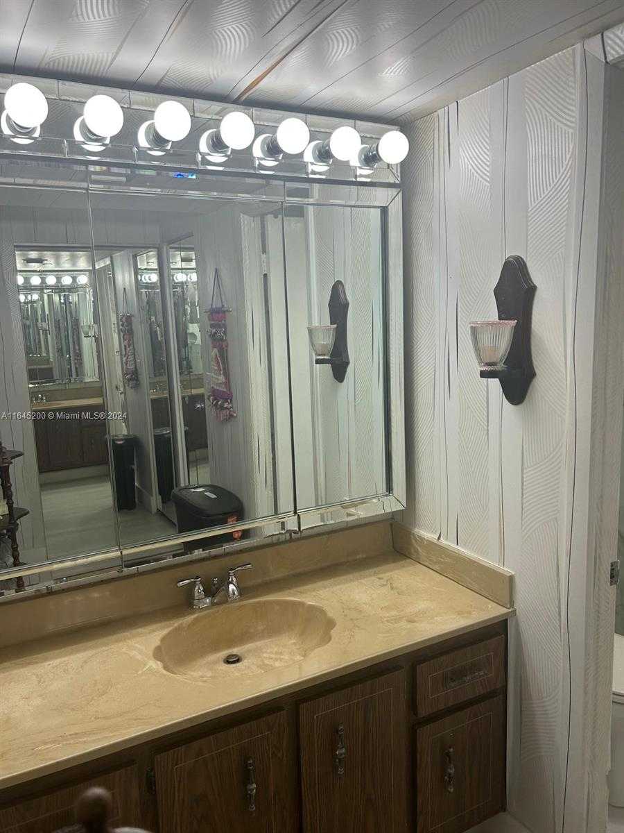 Small Image of 900 SAINT CHARLES PL #316, Pembroke Pines Number 57