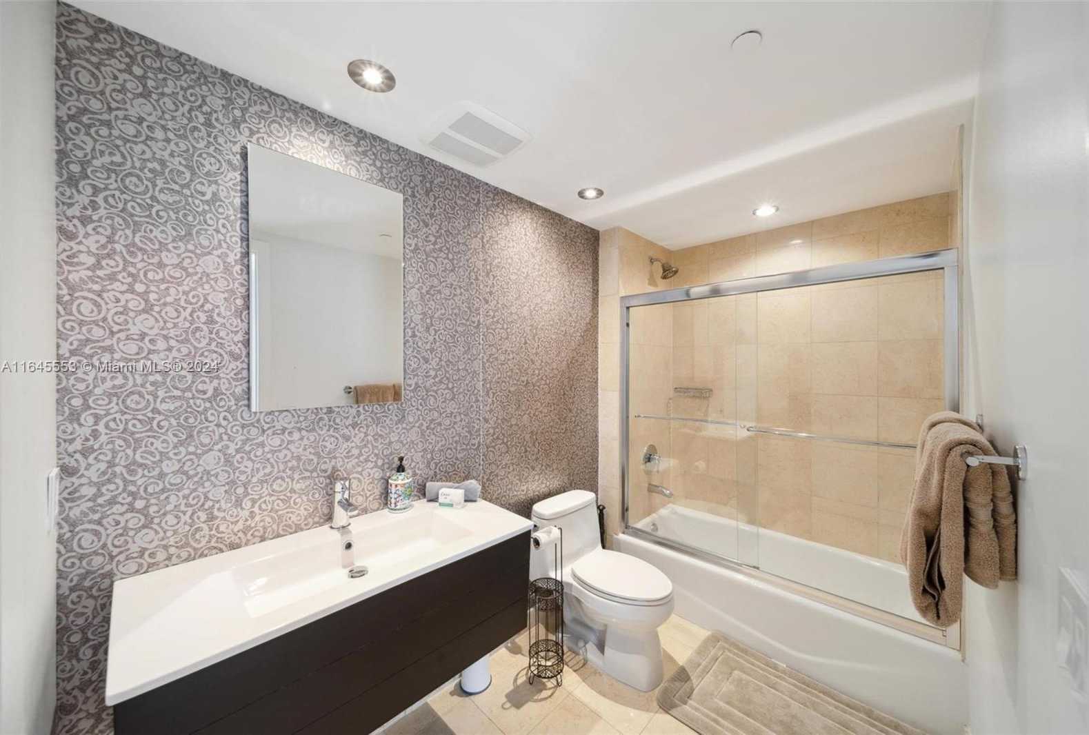 Small Image of 1800 SOUTH OCEAN DR #2401, Hallandale Beach Number 19