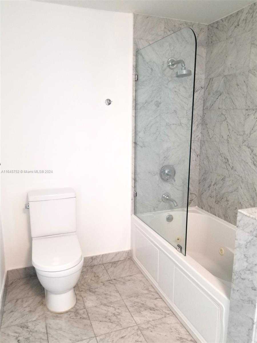 Small Image of 6580 INDIAN CREEK DR #201, Miami Beach Number 19