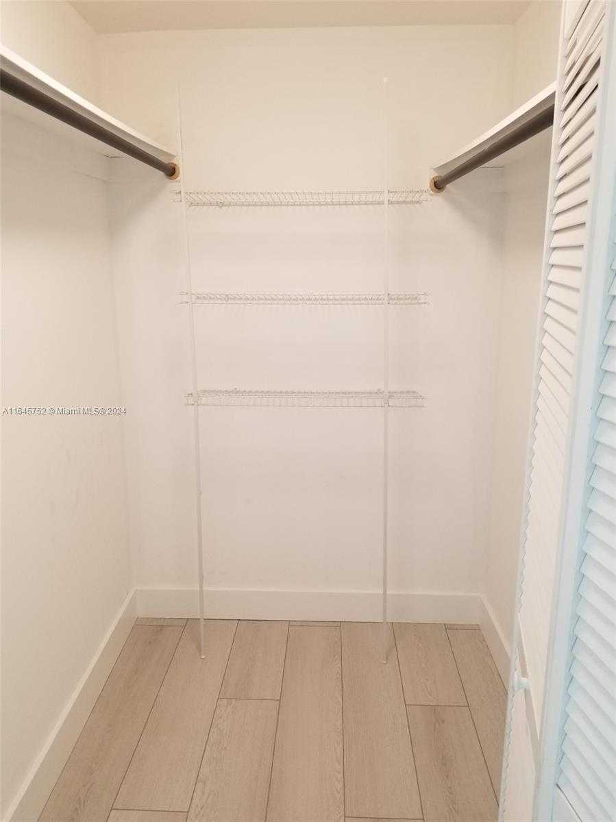 Small Image of 6580 INDIAN CREEK DR #201, Miami Beach Number 21